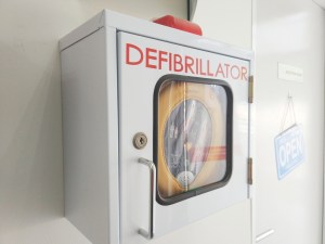 Automatic external defibrillator (AED)